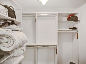 21050 Point Pl 403, Aventura FL 33180