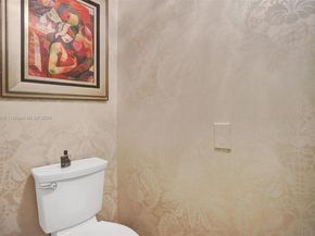 21050 Point Pl 403, Aventura FL 33180