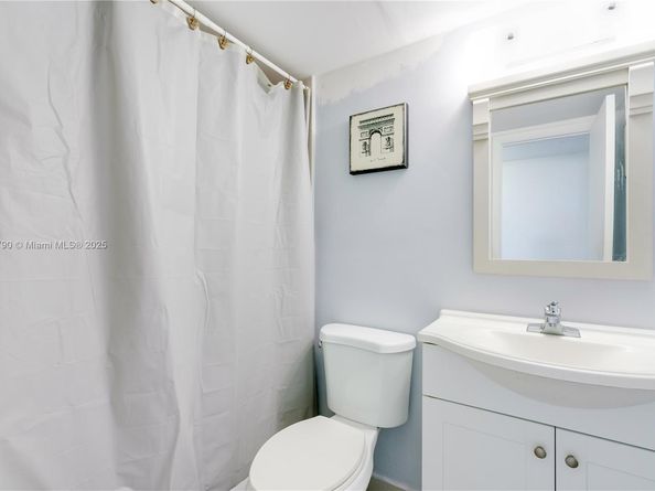 9423 SW 76th St W21, Miami FL 33173