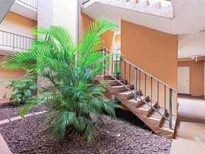 9423 SW 76th St W21, Miami FL 33173