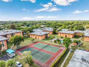 9423 SW 76th St W21, Miami FL 33173