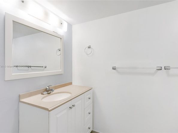 9423 SW 76th St W21, Miami FL 33173