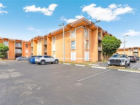 9423 SW 76th St W21, Miami FL 33173