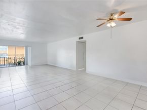 9423 SW 76th St W21, Miami FL 33173