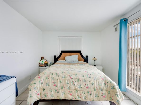 9423 SW 76th St W21, Miami FL 33173