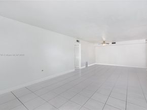 9423 SW 76th St W21, Miami FL 33173