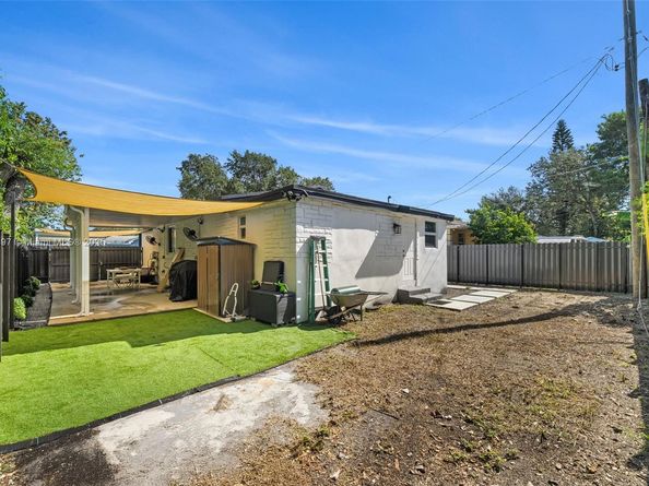 2170 NW 84th St, Miami FL 33147