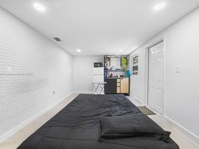 2170 NW 84th St, Miami FL 33147