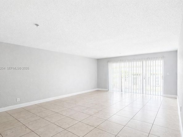 4271 NW 5th St 114, Plantation FL 33317