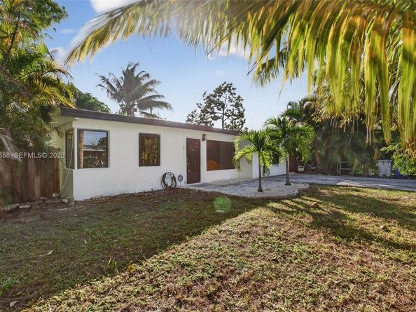 1488 NE 29th St, Pompano Beach FL 33064
