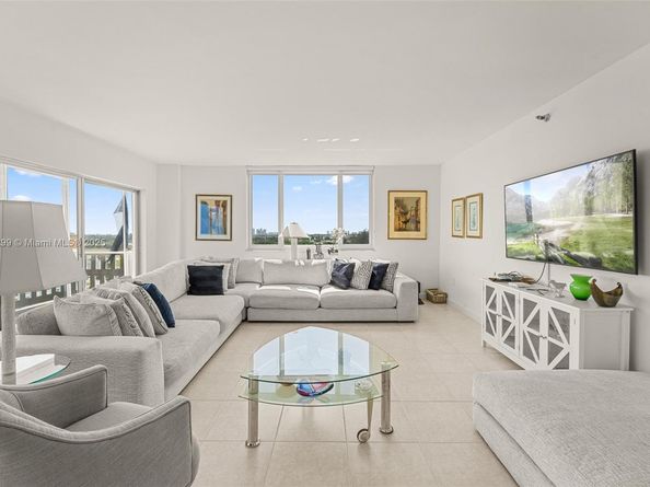 4001 Hillcrest Dr 1017, Hollywood FL 33021