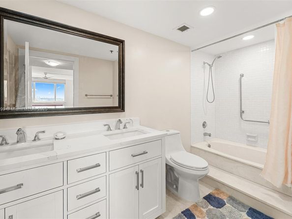 4001 Hillcrest Dr 1017, Hollywood FL 33021