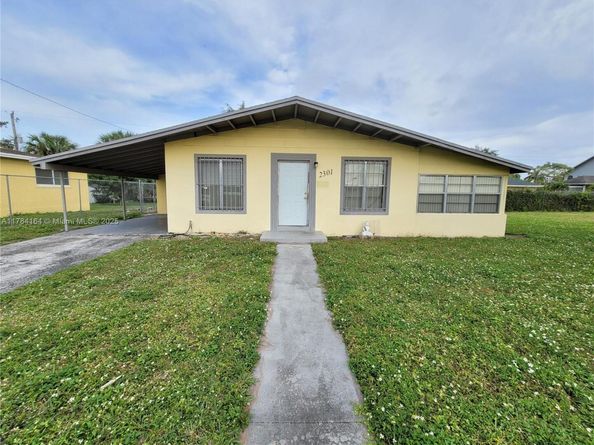 2301 NW 182nd Ter, Miami Gardens FL 33056