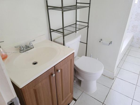 2301 NW 182nd Ter, Miami Gardens FL 33056