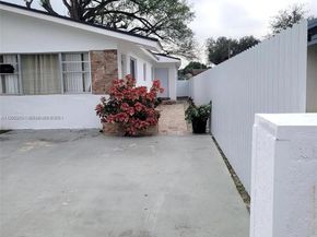 2126 NW 47th Ter, Miami FL 33142