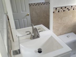 2126 NW 47th Ter, Miami FL 33142