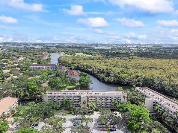 3050 NW 42nd Ave C104, Coconut Creek FL 33066