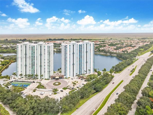 2681 N Flamingo Rd 1206S, Sunrise FL 33323