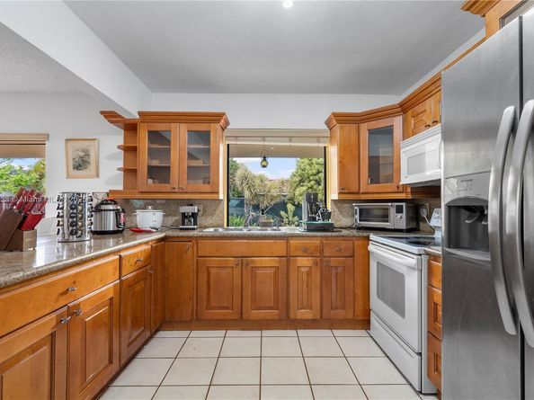 9264 SW 21st Ter, Miami FL 33165