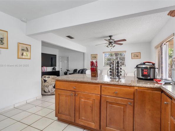 9264 SW 21st Ter, Miami FL 33165