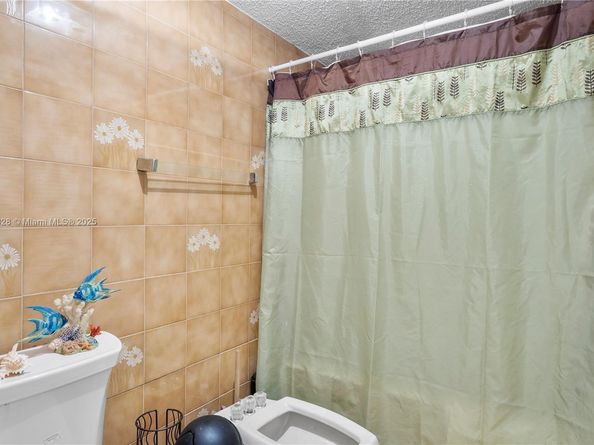 9264 SW 21st Ter, Miami FL 33165