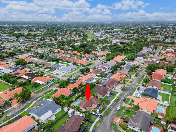 9264 SW 21st Ter, Miami FL 33165