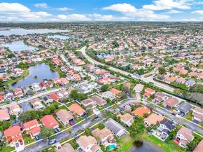 1975 NW 191st Ave, Pembroke Pines FL 33029