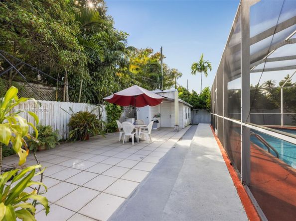 5936 SW 29th St, Miami FL 33155