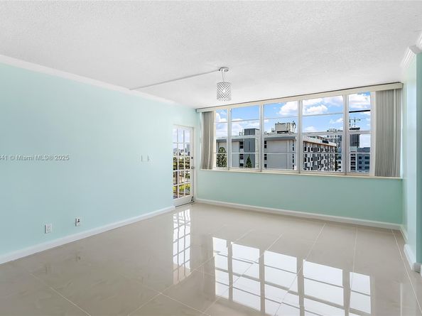 2025 NE 164th St 907, North Miami Beach FL 33162