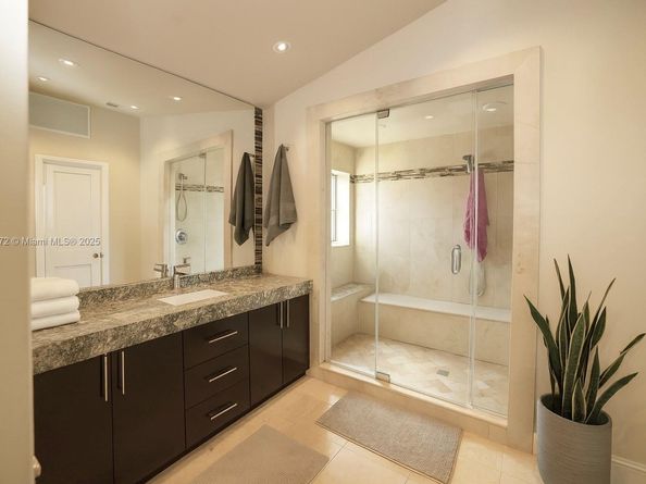 1056 NW 124th Ter, Sunrise FL 33323