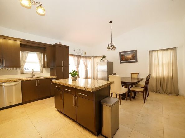 1056 NW 124th Ter, Sunrise FL 33323