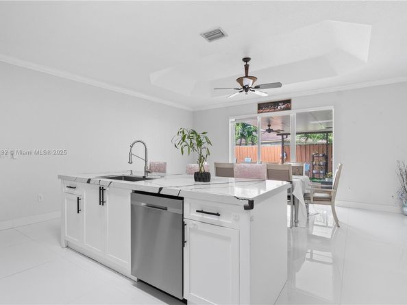 2103 NE 39th Ter, Homestead FL 33033