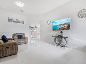 2103 NE 39th Ter, Homestead FL 33033
