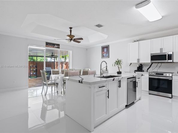 2103 NE 39th Ter, Homestead FL 33033
