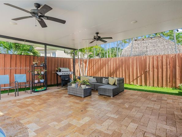 2103 NE 39th Ter, Homestead FL 33033