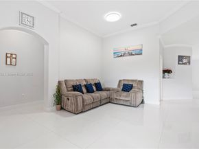 2103 NE 39th Ter, Homestead FL 33033