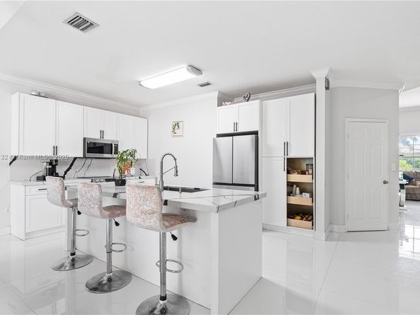 2103 NE 39th Ter, Homestead FL 33033