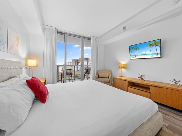 2602 E Hallandale Beach Blvd R703, Hallandale Beach FL 33009