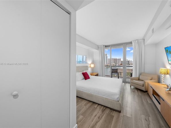 2602 E Hallandale Beach Blvd R703, Hallandale Beach FL 33009