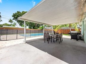 4313 SW 50th St, Dania Beach FL 33314
