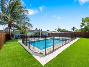 4313 SW 50th St, Dania Beach FL 33314