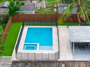 4313 SW 50th St, Dania Beach FL 33314
