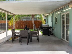 4313 SW 50th St, Dania Beach FL 33314
