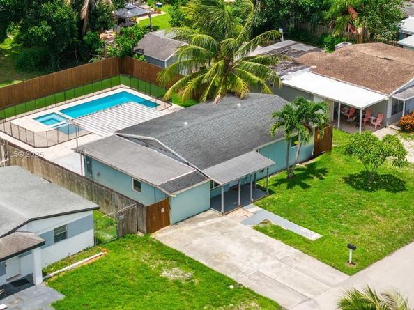 4313 SW 50th St, Dania Beach FL 33314