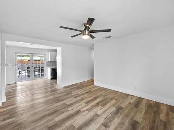4313 SW 50th St, Dania Beach FL 33314
