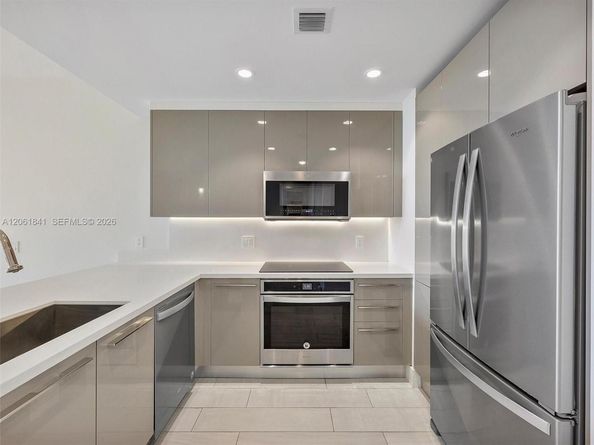 2000 Metropica Way 502, Sunrise FL 33323