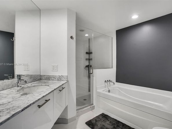 Undisclosed Address #A11899707, Miami FL 33131