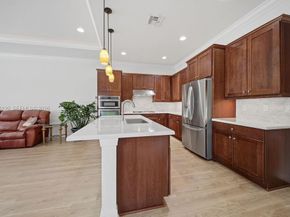 8055 NW 117th Way, Parkland FL 33076