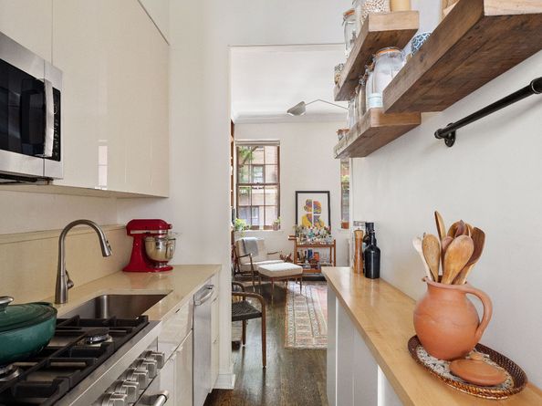 349 West 21st Street B, New York NY 10011