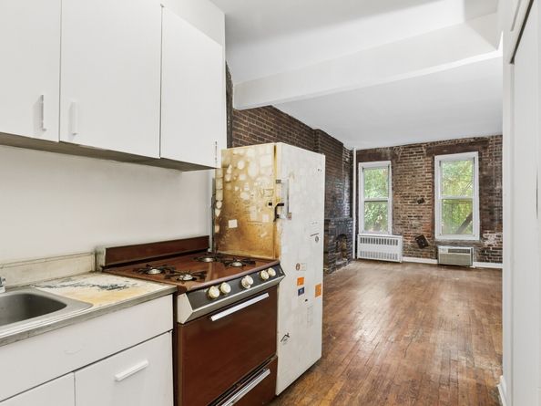 92 Horatio Street 4S, New York NY 10014
